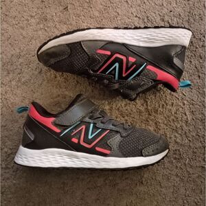 New Balance Kid's Boy Fresh Foam 650 V1 Sneaker Magnet/Neo Flame SZ 12.5 PRE-OWN